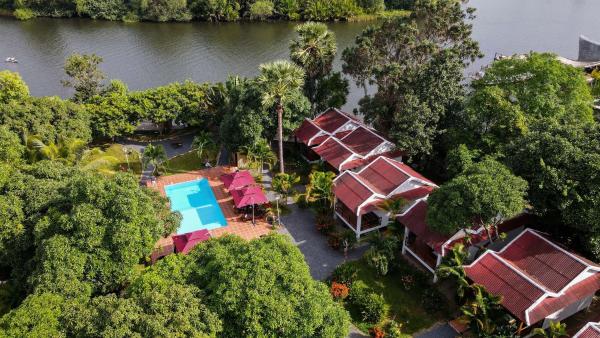 Champa Village, Book  Hoteller i Kampot-provinsen med pool, Swimmingpool