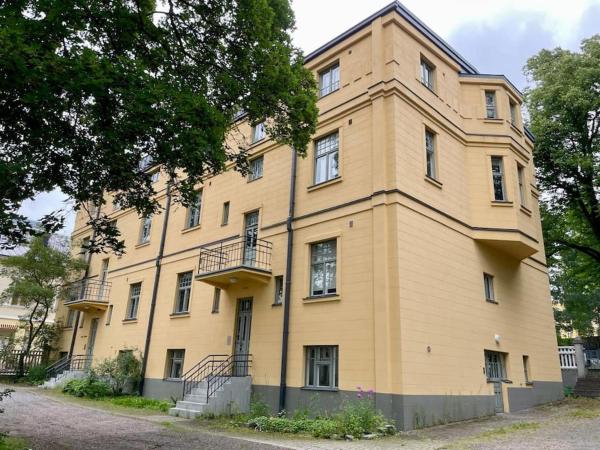 Kotimaailma Aparthotel Villa Hortus Turku, Book  Hoteller i Southern Finland med parkering, Parkering