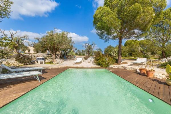 Villa con piscina privata vicino alle Maldive del Salento, Book  Hoteller i Marina di Pescoluse med pool, Swimmingpool