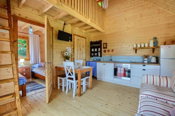 Osada Berna OLSZANICA, Book  Podkarpackie hoteller med parkering, Parkering