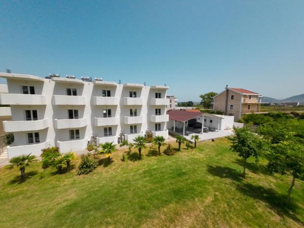 Hotel Velipoja Village, Book  Shkoder County hoteller med parkering, Parkering