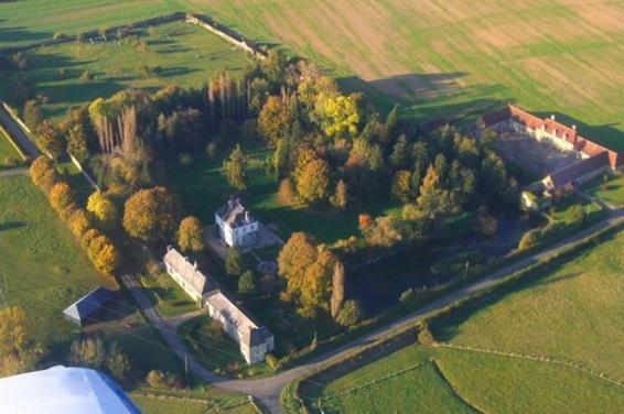 Gîtes du château de la Motte, Book  Joué-du-Plain 