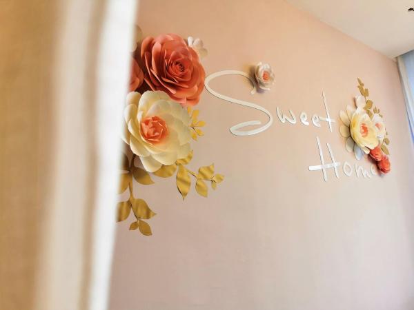 Super Cozy and Stylish Micasa 3 home- Hanns Residence, Book  Borneo hoteller med parkering, Parkering