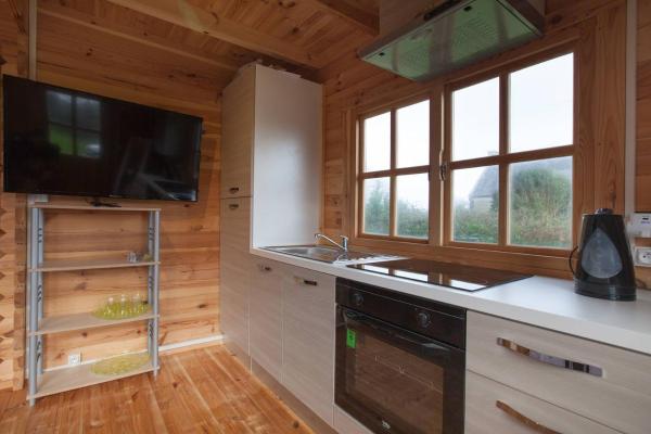 Petit chalet en presquiles de crozon, Book Chalet Bretagne hoteller med parkering, Parkering