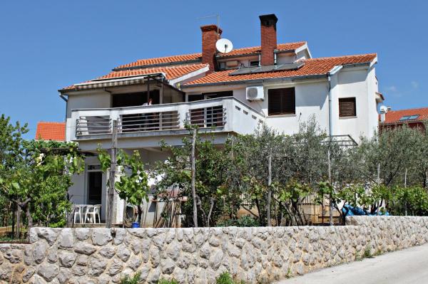 Apartments and rooms with parking space Krk - 5294, Book Lejlighed Krk 