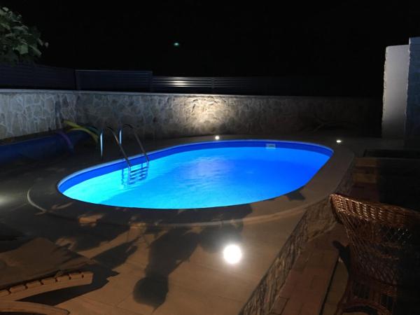 Music House Novalja, Book Lejlighed Hoteller i Zadar County med pool, Swimmingpool