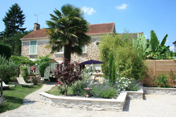 Chambres dHôtes Le Petit Nailly, Book  Upper Normandy hoteller med parkering, Parkering