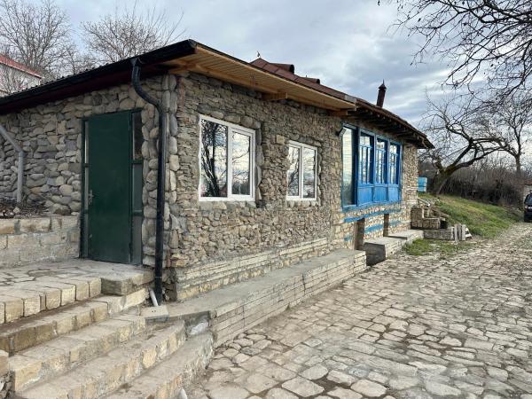 Villa Ge, Book  Pirǝbülqasım Aserbajdsjan