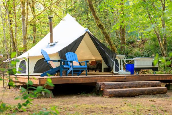 Creekside Retreat at Triangle Lake, Book  Blachly Oregon