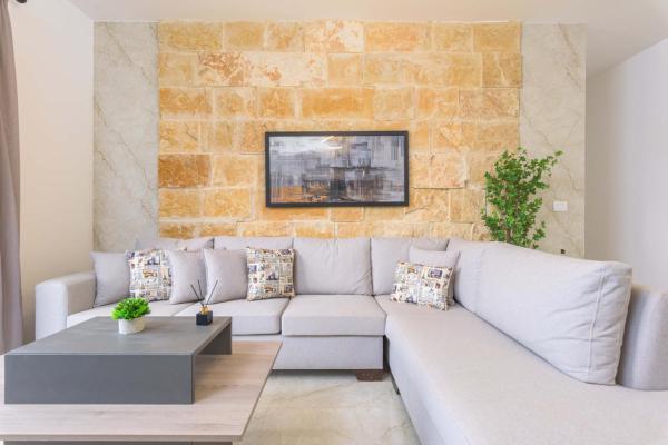 Glow - Stylish Apartments & Rooftops in Batroun, Book Lejlighed Kubbā North Governorate
