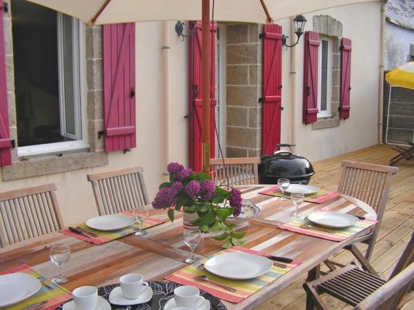 Le Clos de Tregalet, Book   