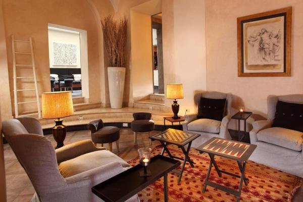 Adriano Hotel