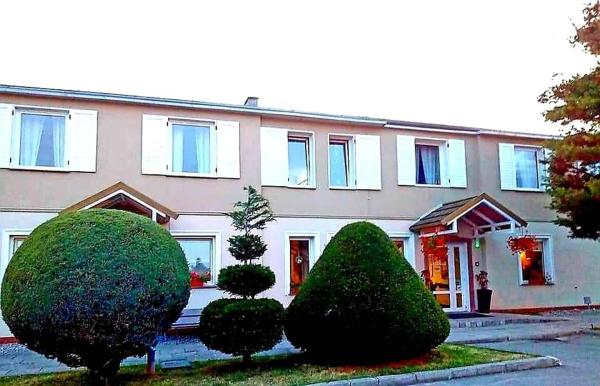 Abis, Book Hotel Hoteller i Lower Silesia med parkering, Parkering