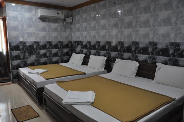 C M Hotel