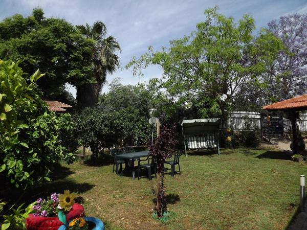 Zimmer In The Garden, Book Hotel  