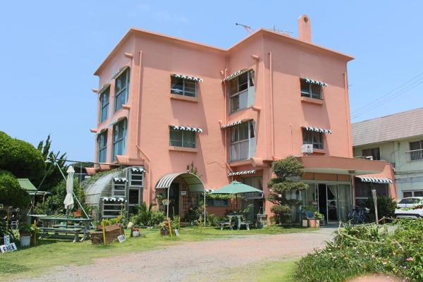 Minamiboso Asian Garden Villa Shirahama, Book Pension Hoteller i Chiba med parkering, Parkering