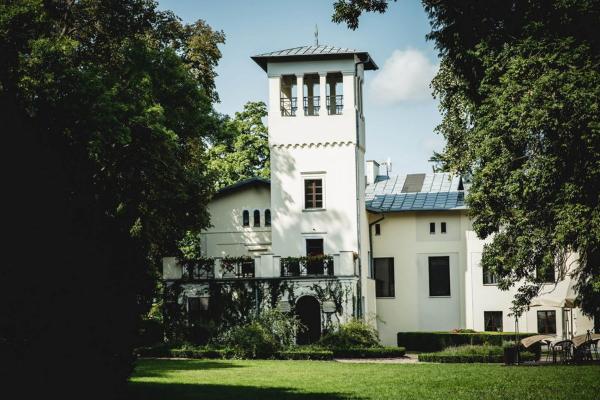 Pałac Kłanino, Book Ferieresort Resorthoteller i Kashubia, Ferieresort