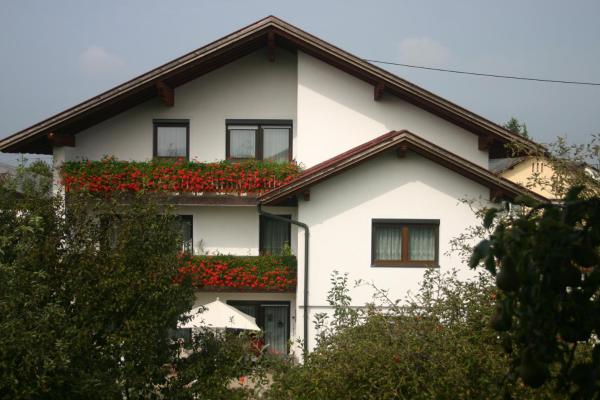 Haus Stuttgart, Book Bed and Breakfast Mauerkirchen 