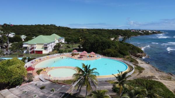 LeLagon Vue Mer, Pieds dans leau, Book Lejlighed Grande-Terre hoteller med pool, Swimmingpool