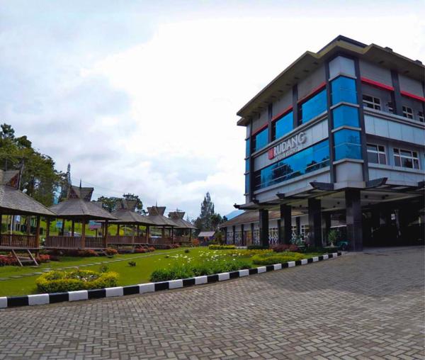 Rudang Hotel & Resort Berastagi, Book Hotel Hoteller i Berastagi med pool, Swimmingpool