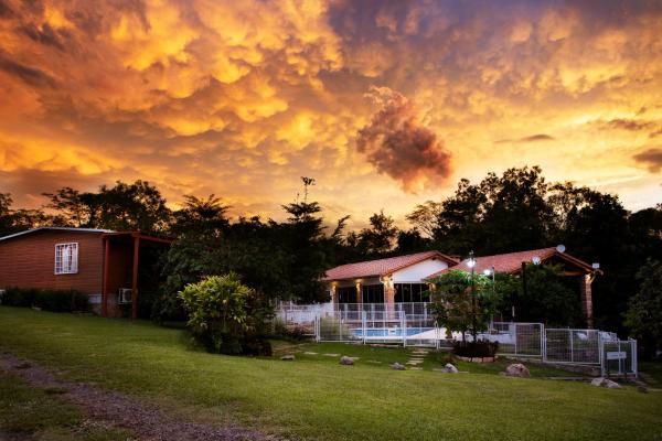 Vista Alegre Natural Resort - Bungalows, Book Lodge Independencia Guaira